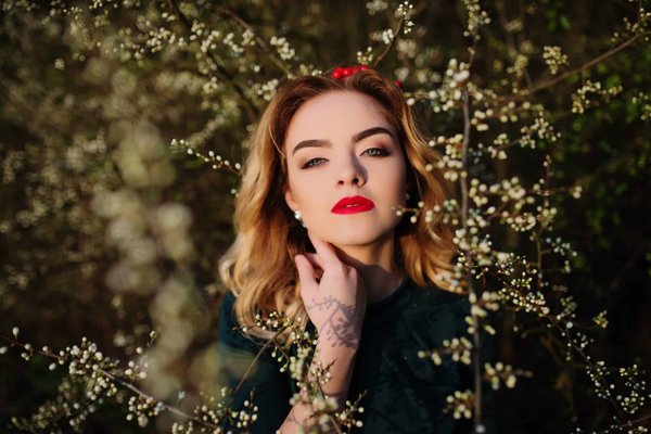 What are the Essential Considerations for Wearing Thigh-High Boots Elegantly?